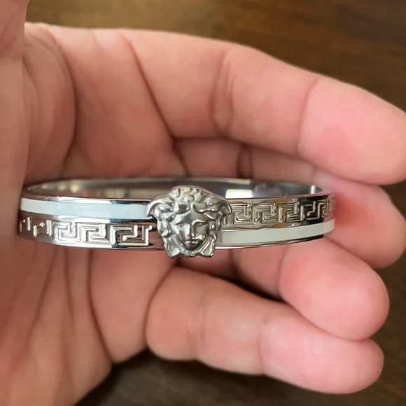 Versace Women’s Bracelet. - Picture 3 of 7